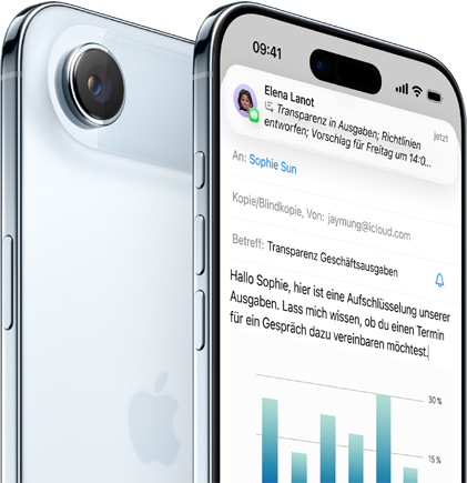 Die Rückseite eines iPhone 17 Air Modells mit der Kamera, mit einem zweiten iPhone 17 Air davor, dessen Display ein Diagramm und Numbers Funktionen zeigt