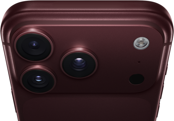 iPhone 18 Pro Max, Farbe Burgunder (Dunkelrot), Rückseite, Pro Fusion Kamera-System oben, 3 Objektive, Lamellen der variablen Blende teilweise geschlossen, Blitz, Mikrofon und LiDAR Scanner, Oberseite, Mobilfunkantenne, flache Seiten, gerundete Ecken