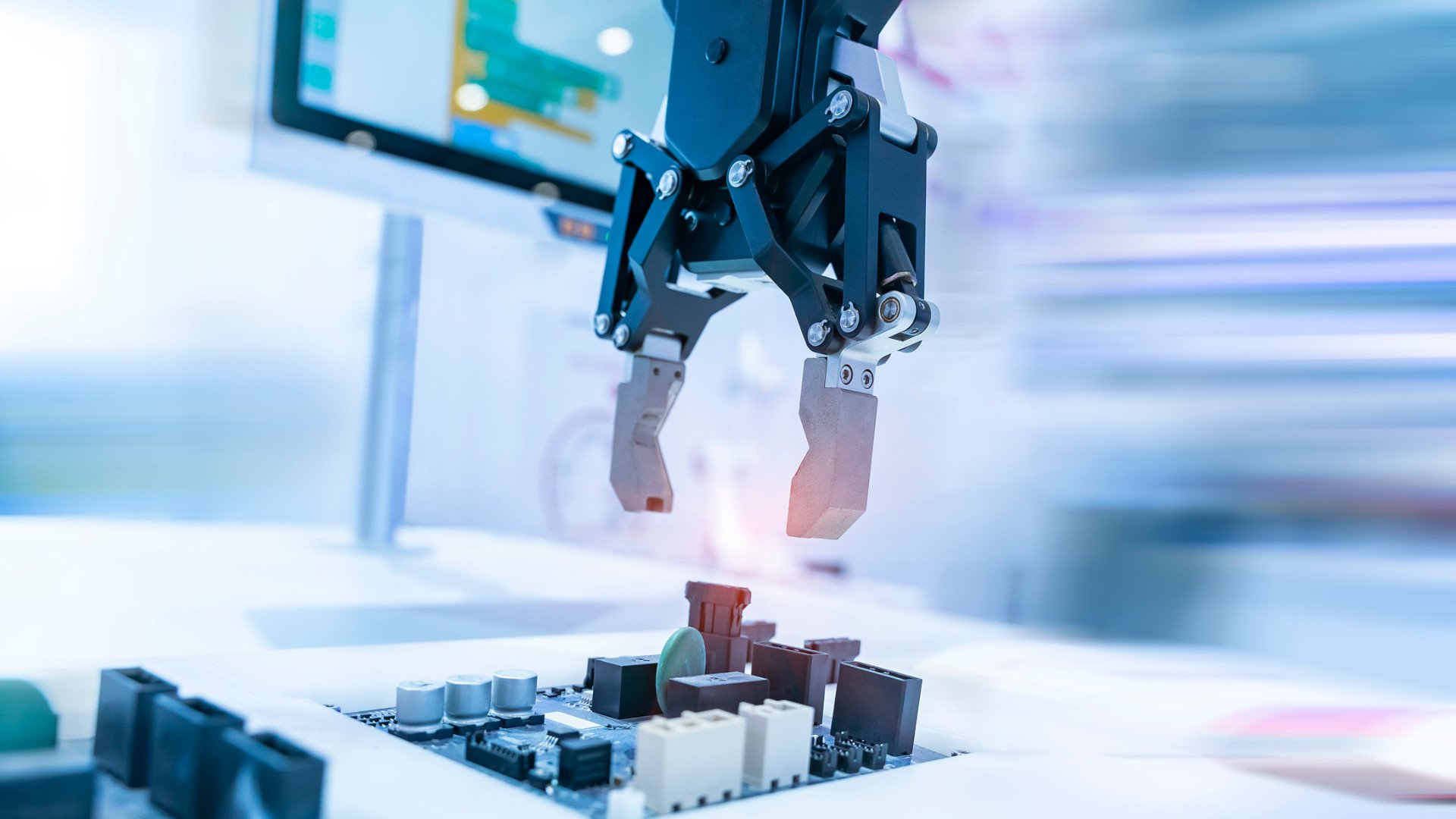 Nahaufnahme eines Roboterarms, der mit IoT-Sensoren ausgestattet ist