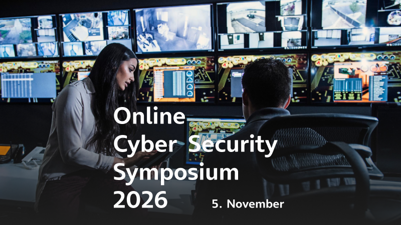 Frau und Mann in einer Cybersecurity-Leitstelle vor zahlreichen Monitoren; darüber steht „Online Cybersecurity Symposium 2026“, daneben das Datum „5. November“.