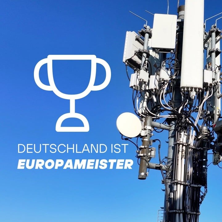 Mobilfunkantenne mit Text "Deutschland ist Europameister"